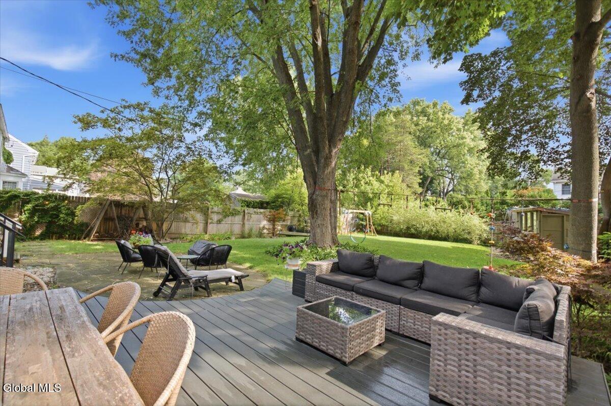 25 Buckingham Drive Albany NY 12208