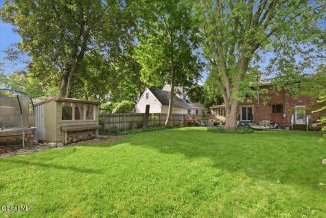 25 Buckingham Drive Albany NY 12208