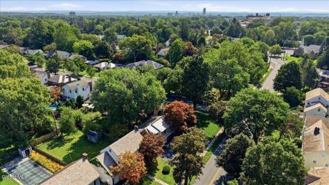 25 Buckingham Drive Albany NY 12208