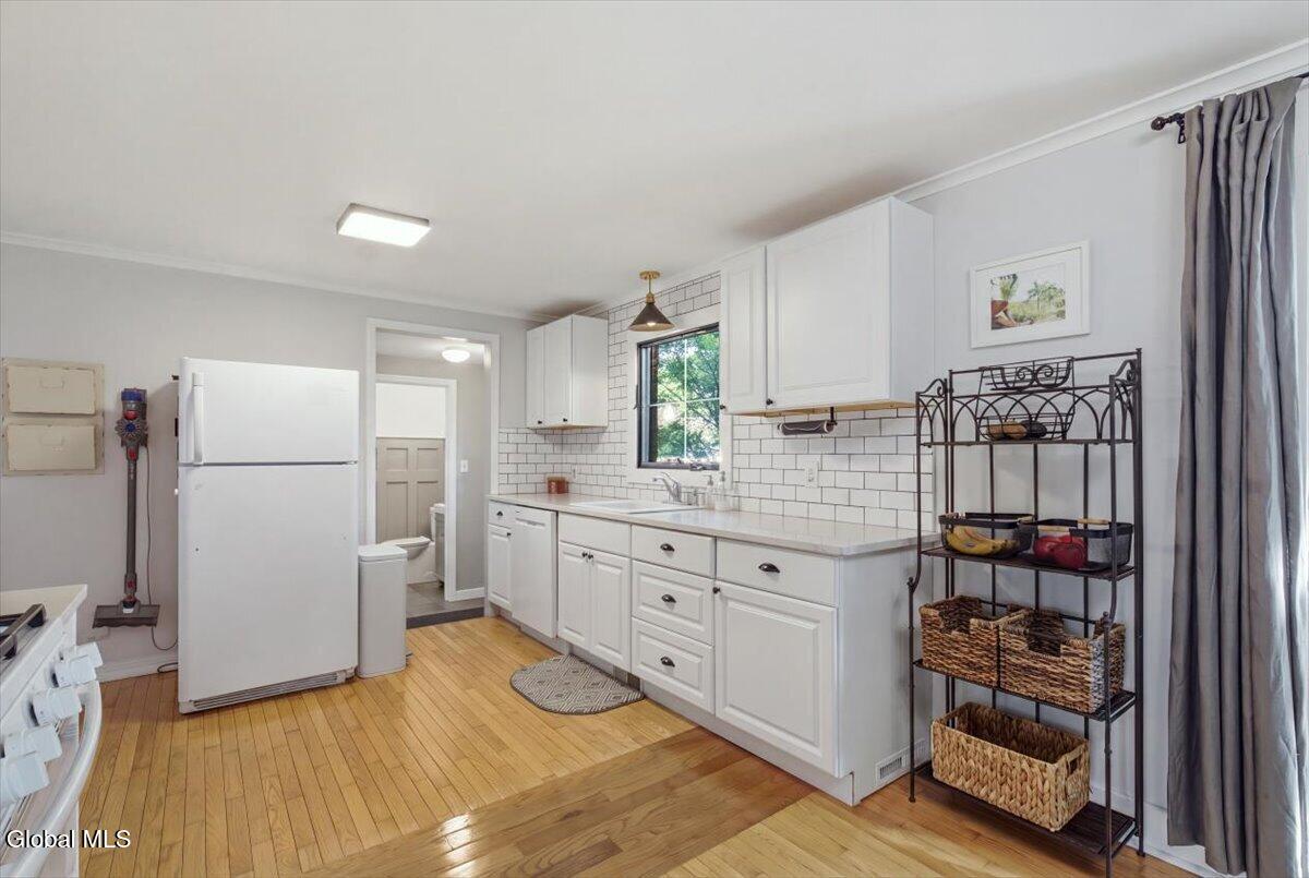 25 Buckingham Drive Albany NY 12208
