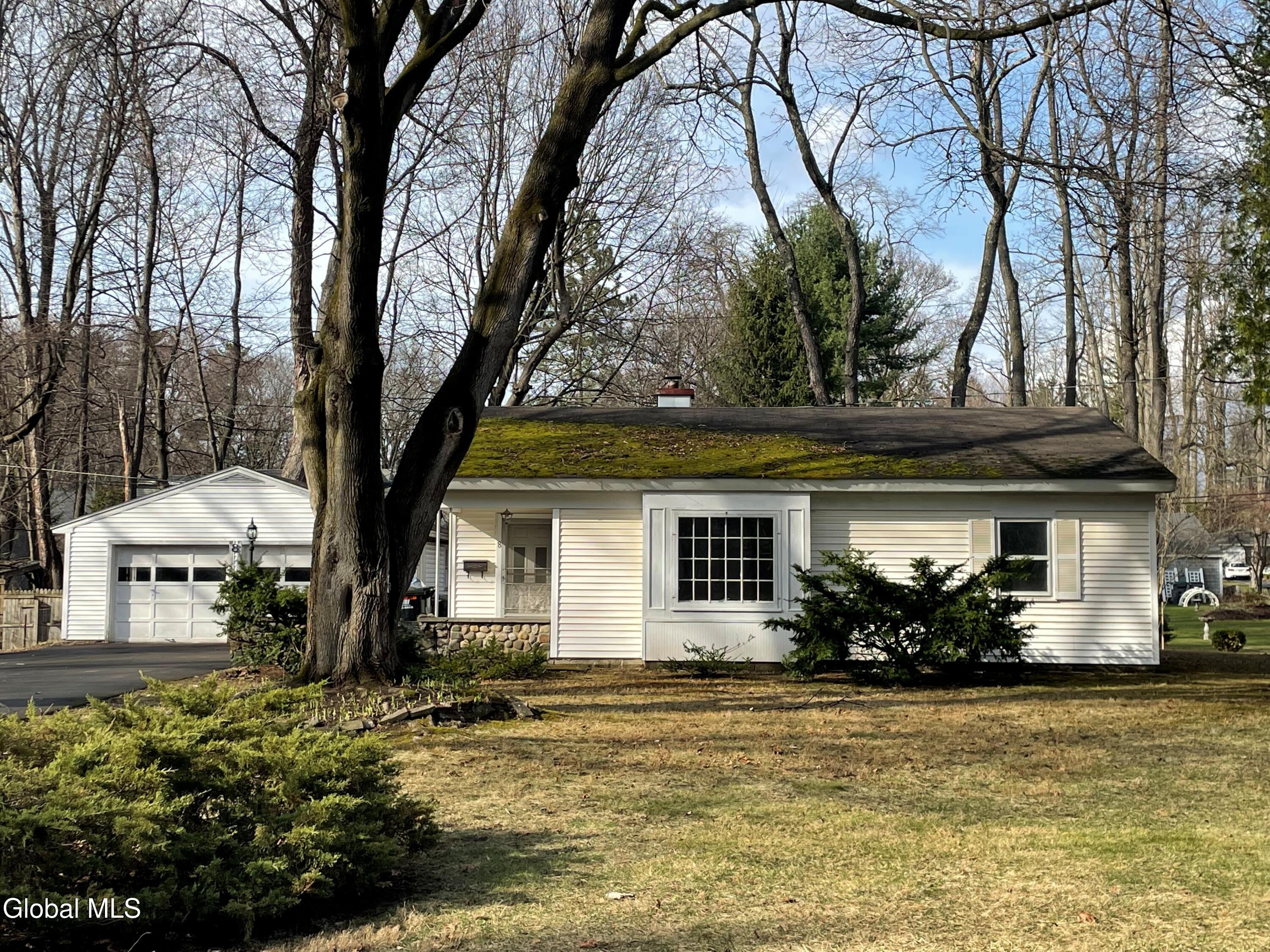 8 Clover Lane Loudonville NY 12211