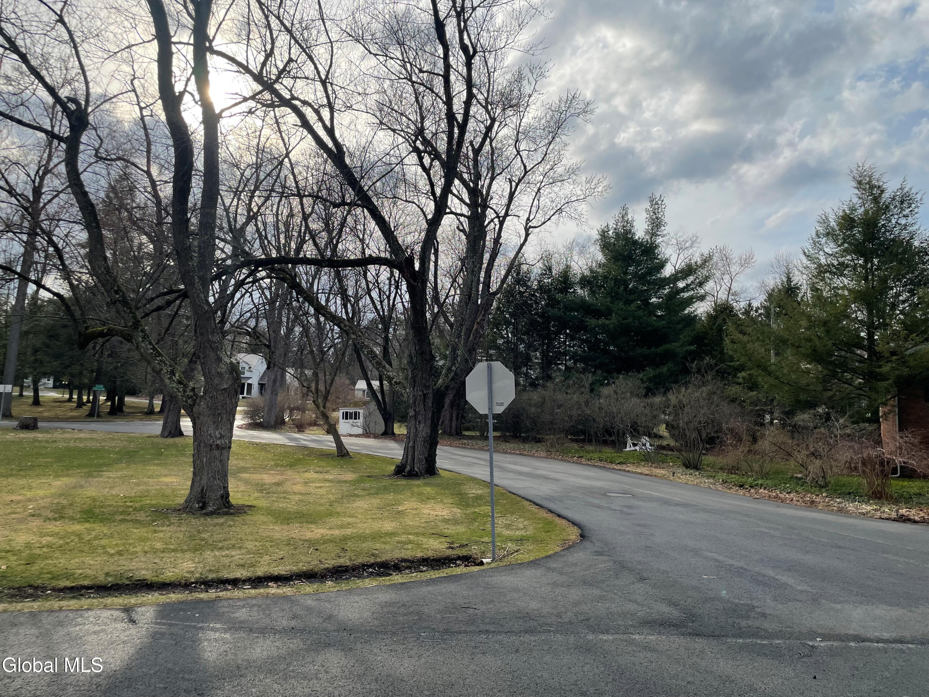 8 Clover Lane Loudonville NY 12211