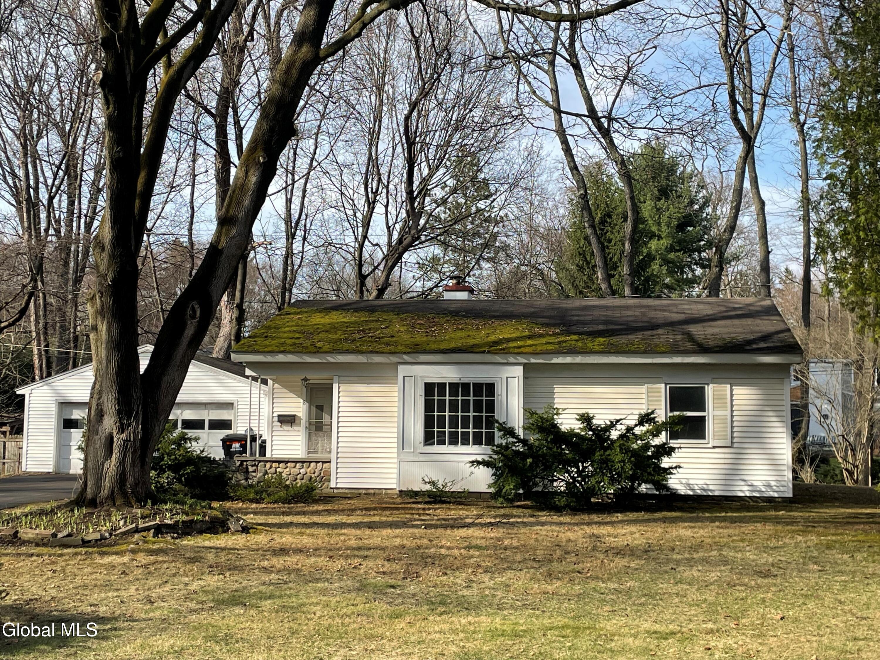 8 Clover Lane Loudonville NY 12211