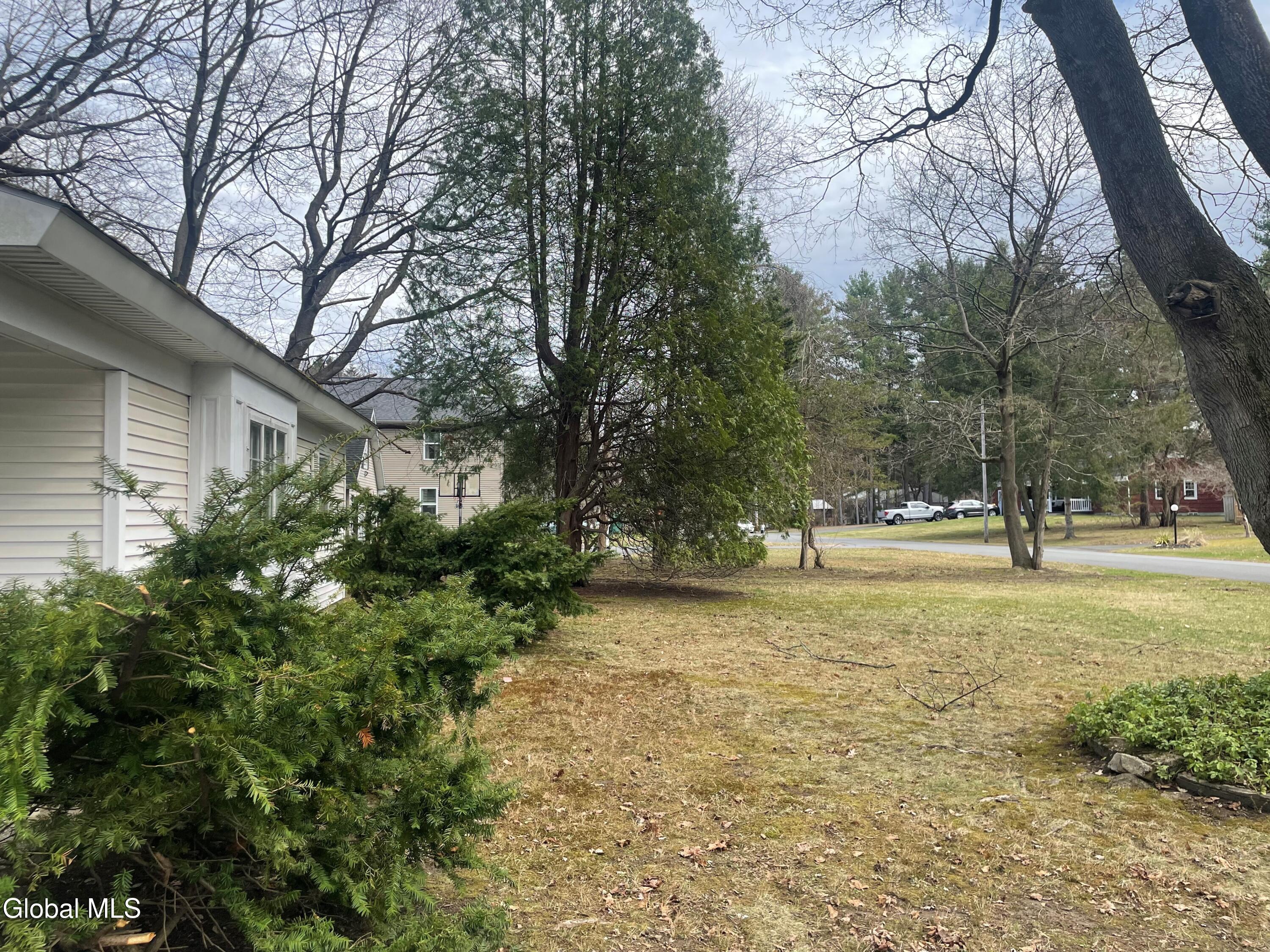 8 Clover Lane Loudonville NY 12211
