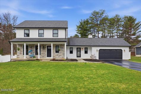 39 Oak Tree Circle Queensbury NY 12804