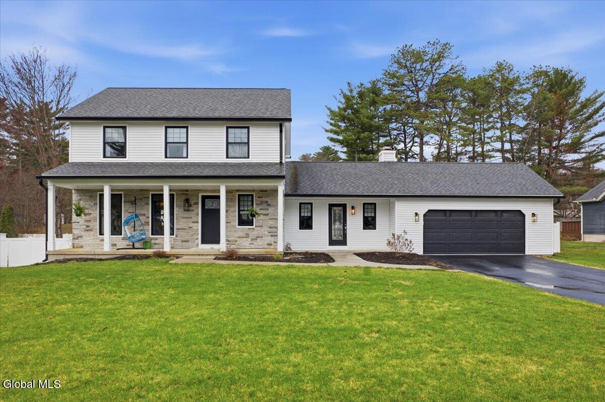 39 Oak Tree Circle Queensbury NY 12804