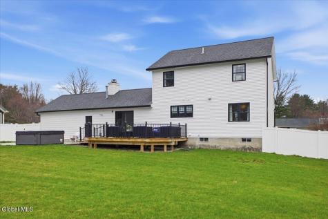 39 Oak Tree Circle Queensbury NY 12804