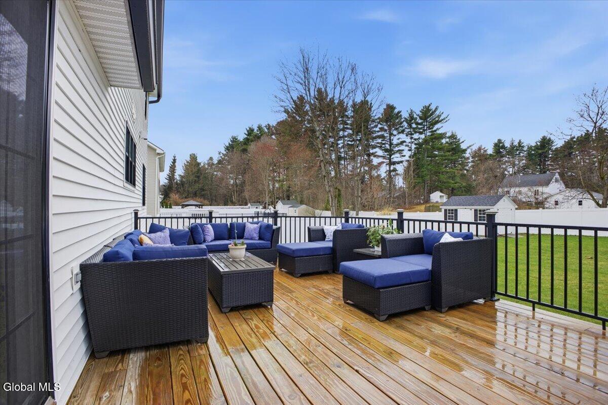 39 Oak Tree Circle Queensbury NY 12804