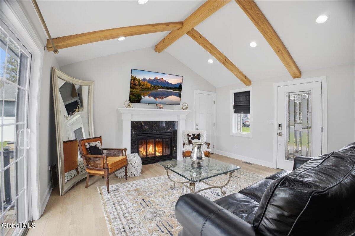 39 Oak Tree Circle Queensbury NY 12804