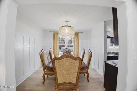 39 Oak Tree Circle Queensbury NY 12804
