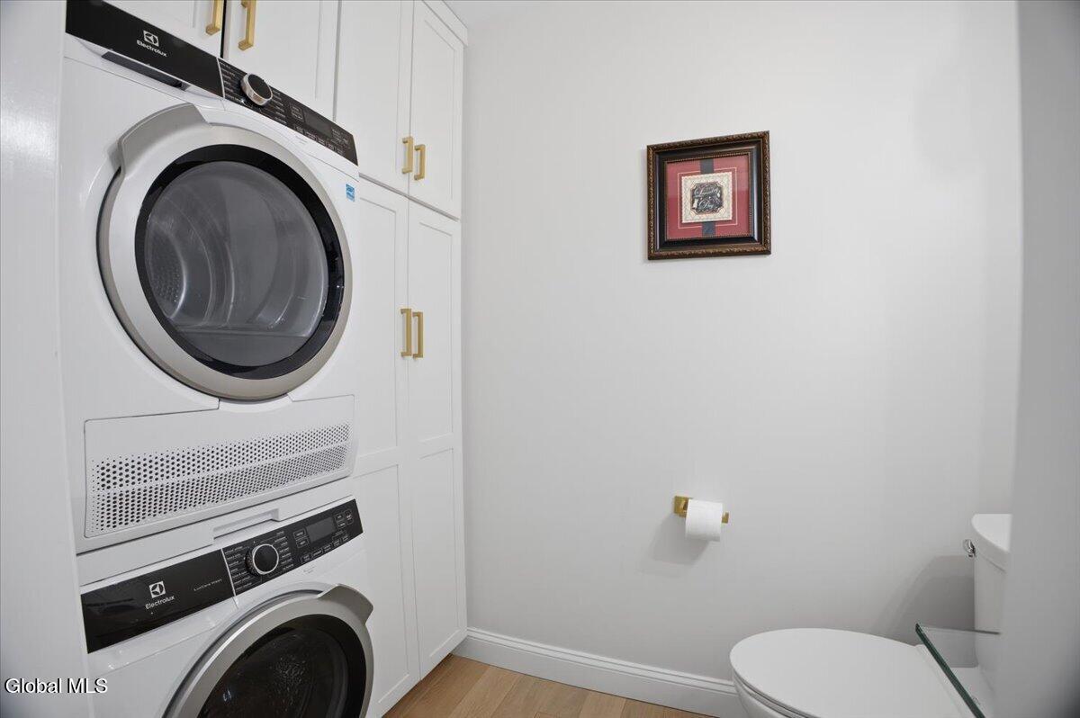 39 Oak Tree Circle Queensbury NY 12804