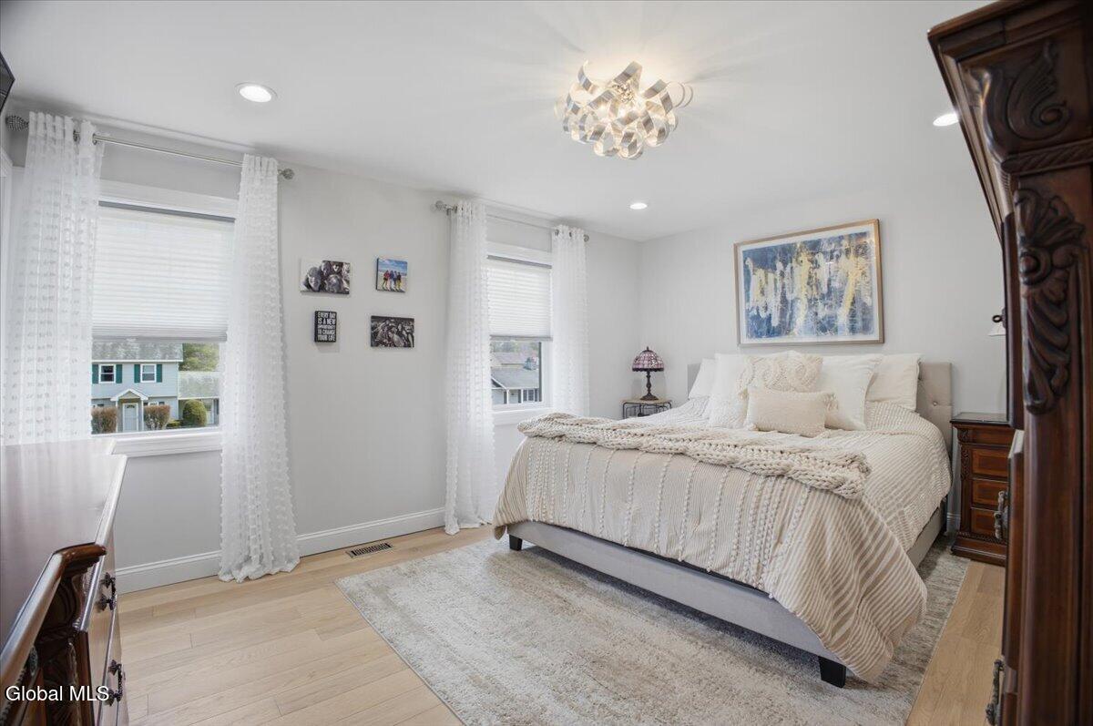39 Oak Tree Circle Queensbury NY 12804