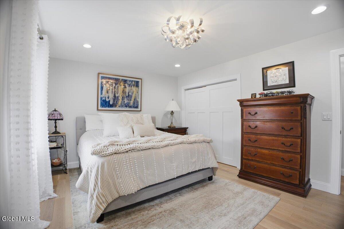 39 Oak Tree Circle Queensbury NY 12804