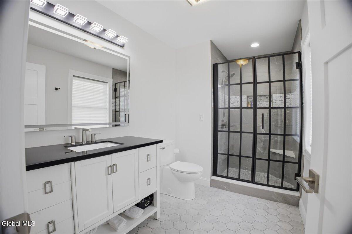 39 Oak Tree Circle Queensbury NY 12804