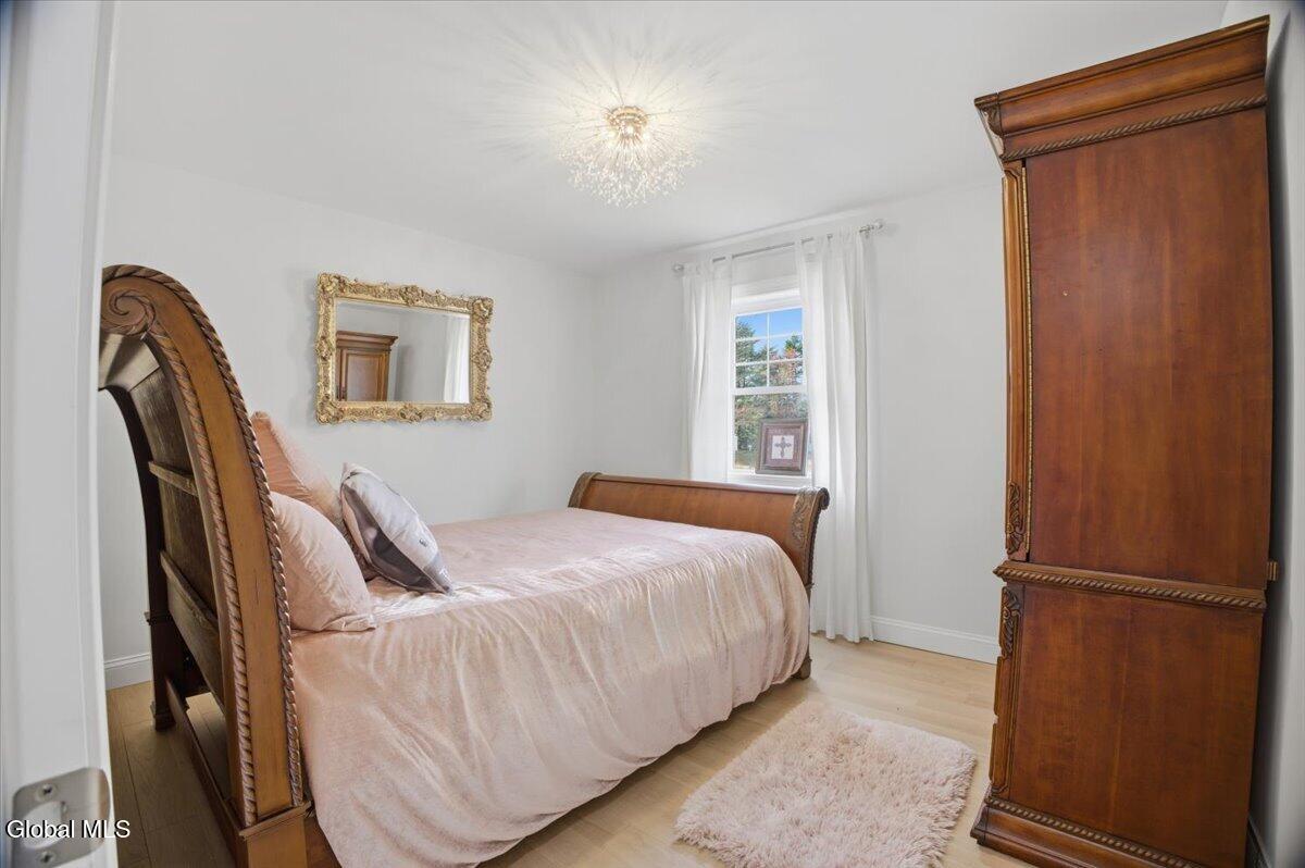 39 Oak Tree Circle Queensbury NY 12804