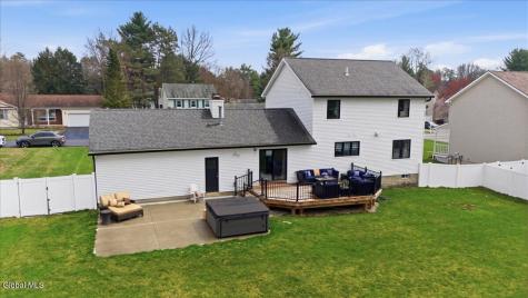 39 Oak Tree Circle Queensbury NY 12804