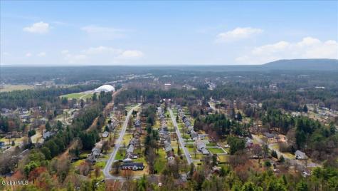 39 Oak Tree Circle Queensbury NY 12804