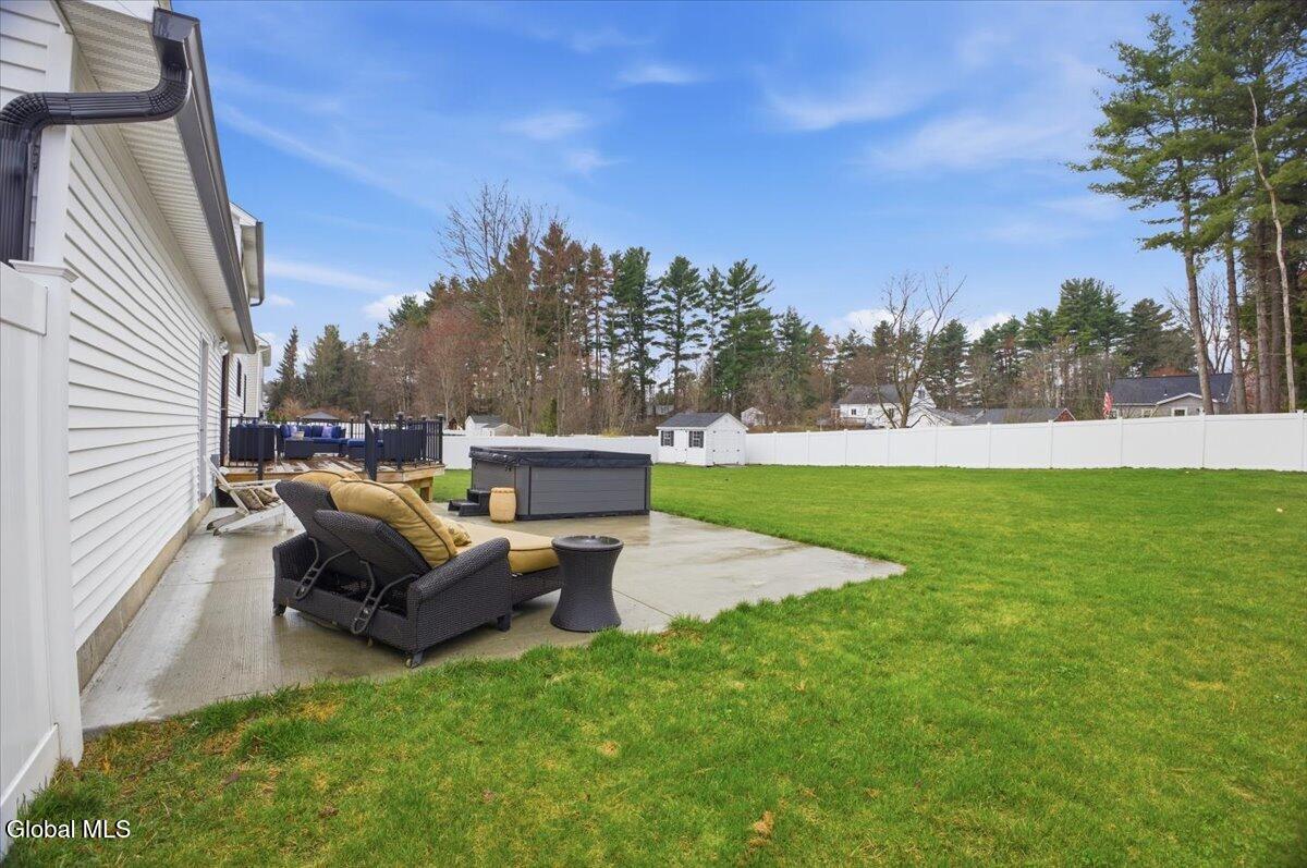 39 Oak Tree Circle Queensbury NY 12804