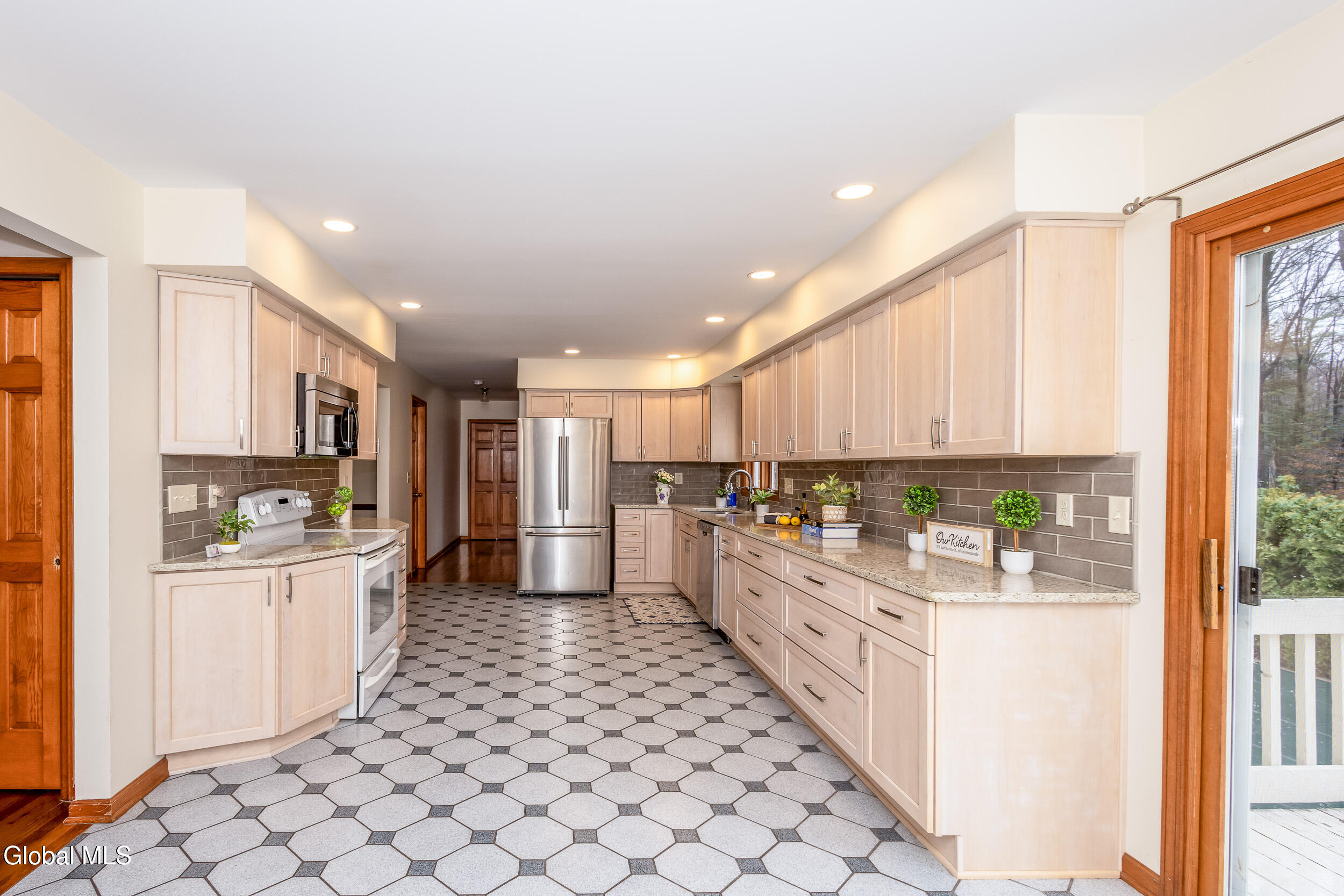 42 Deer Run Hollow Halfmoon NY 12065
