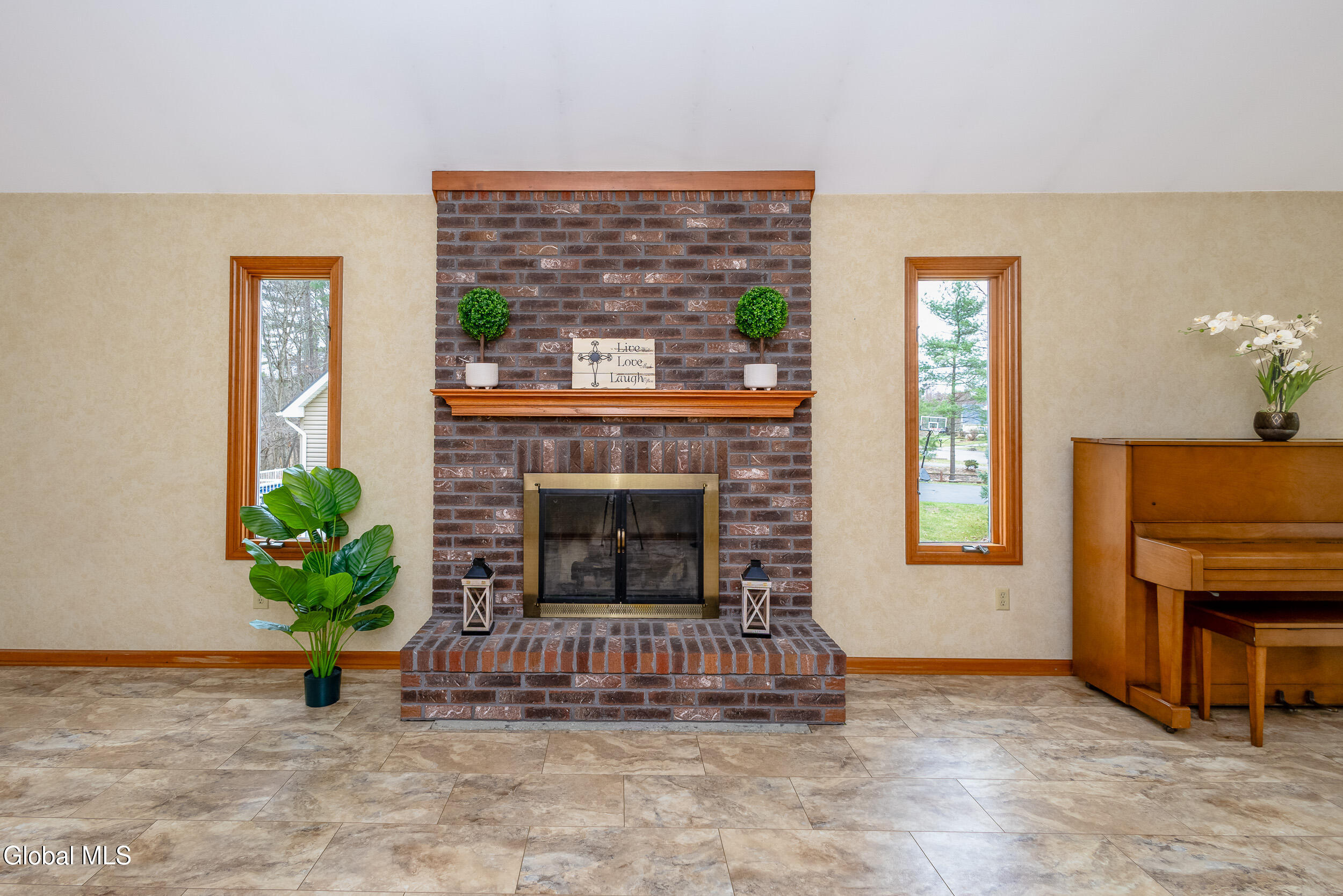 42 Deer Run Hollow Halfmoon NY 12065