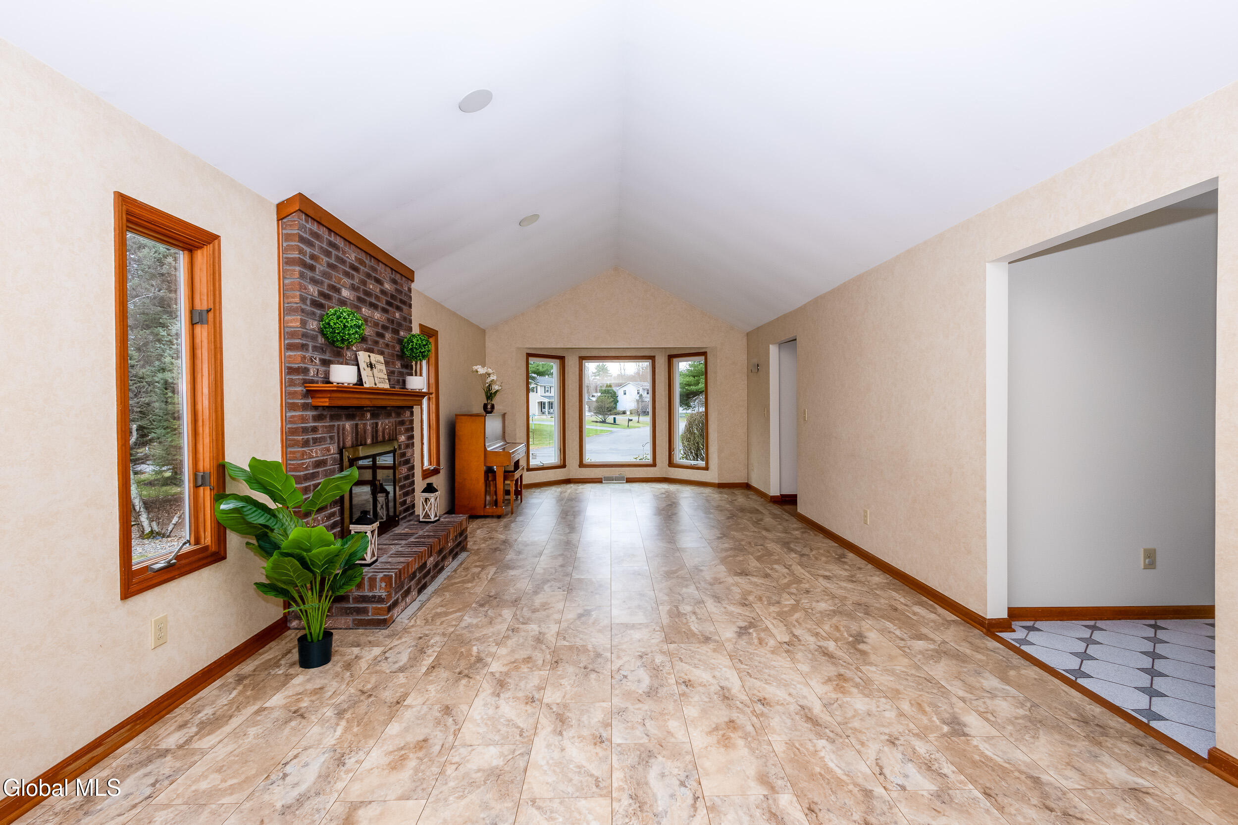 42 Deer Run Hollow Halfmoon NY 12065