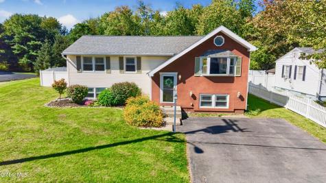 15 Mayfair Road Wynantskill NY 12198