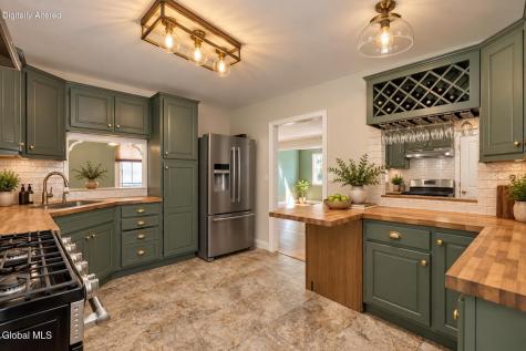 15 Mayfair Road Wynantskill NY 12198