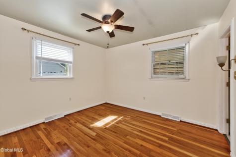 15 Mayfair Road Wynantskill NY 12198