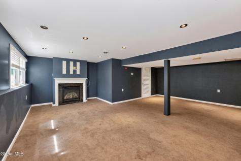 15 Mayfair Road Wynantskill NY 12198