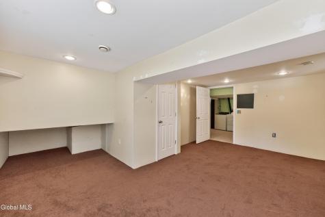 15 Mayfair Road Wynantskill NY 12198