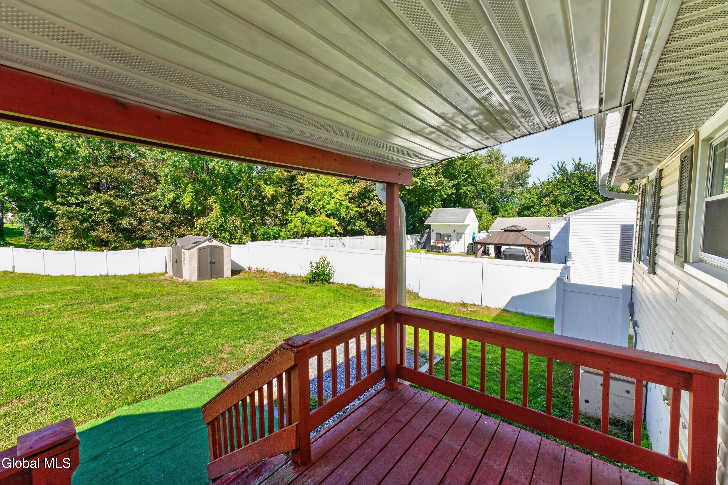 15 Mayfair Road Wynantskill NY 12198
