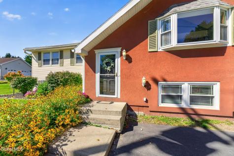 15 Mayfair Road Wynantskill NY 12198