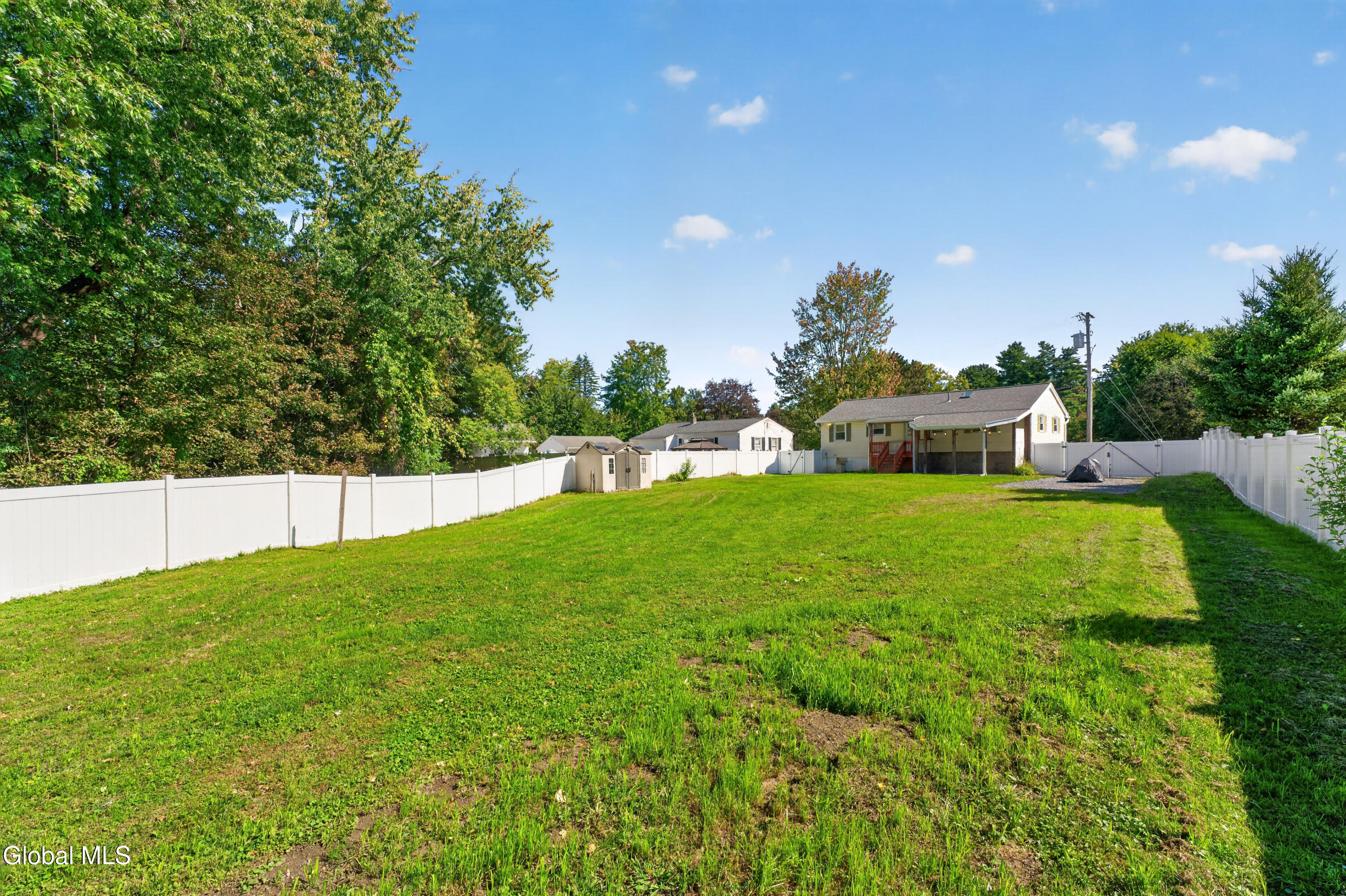 15 Mayfair Road Wynantskill NY 12198