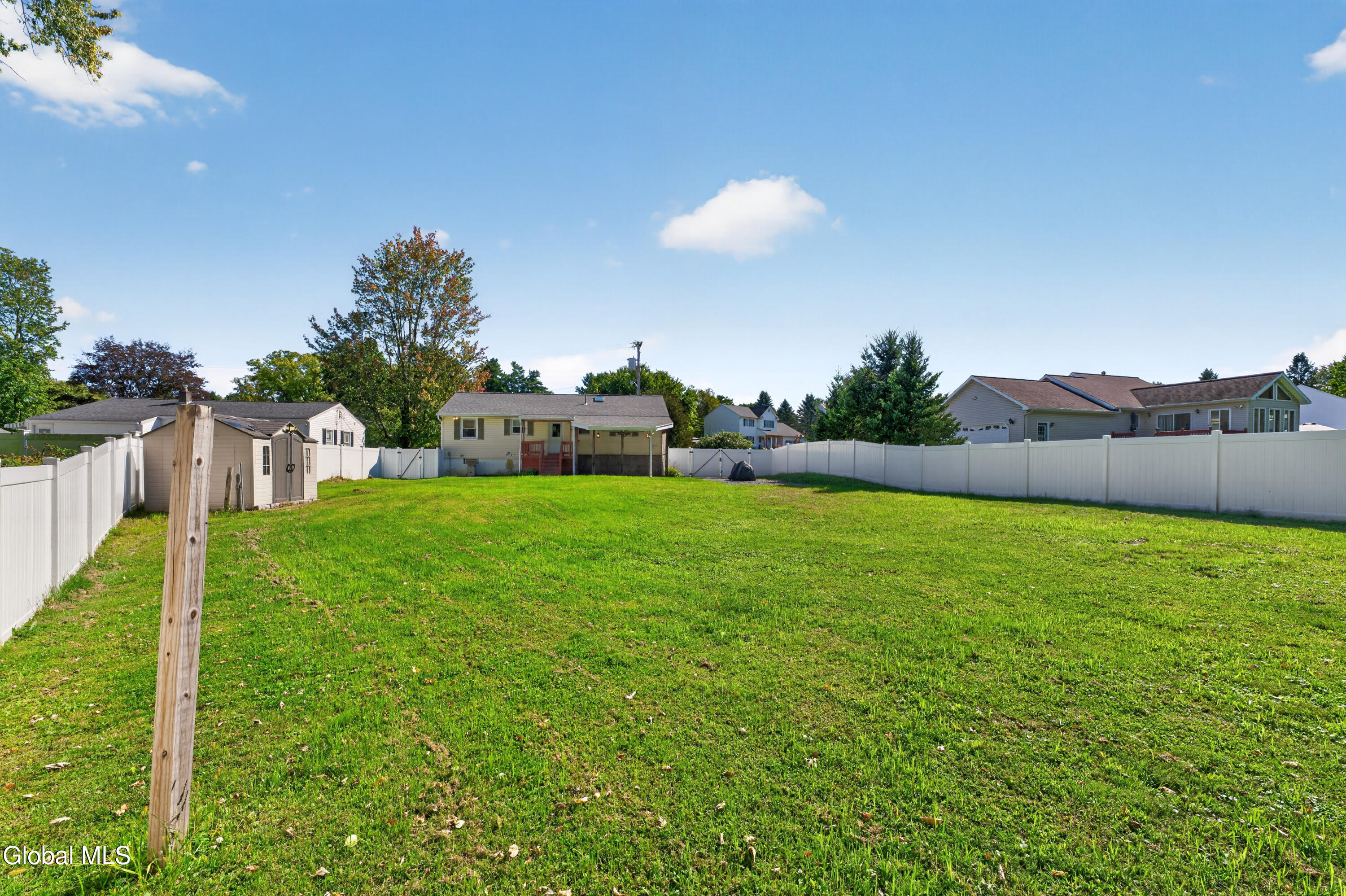 15 Mayfair Road Wynantskill NY 12198
