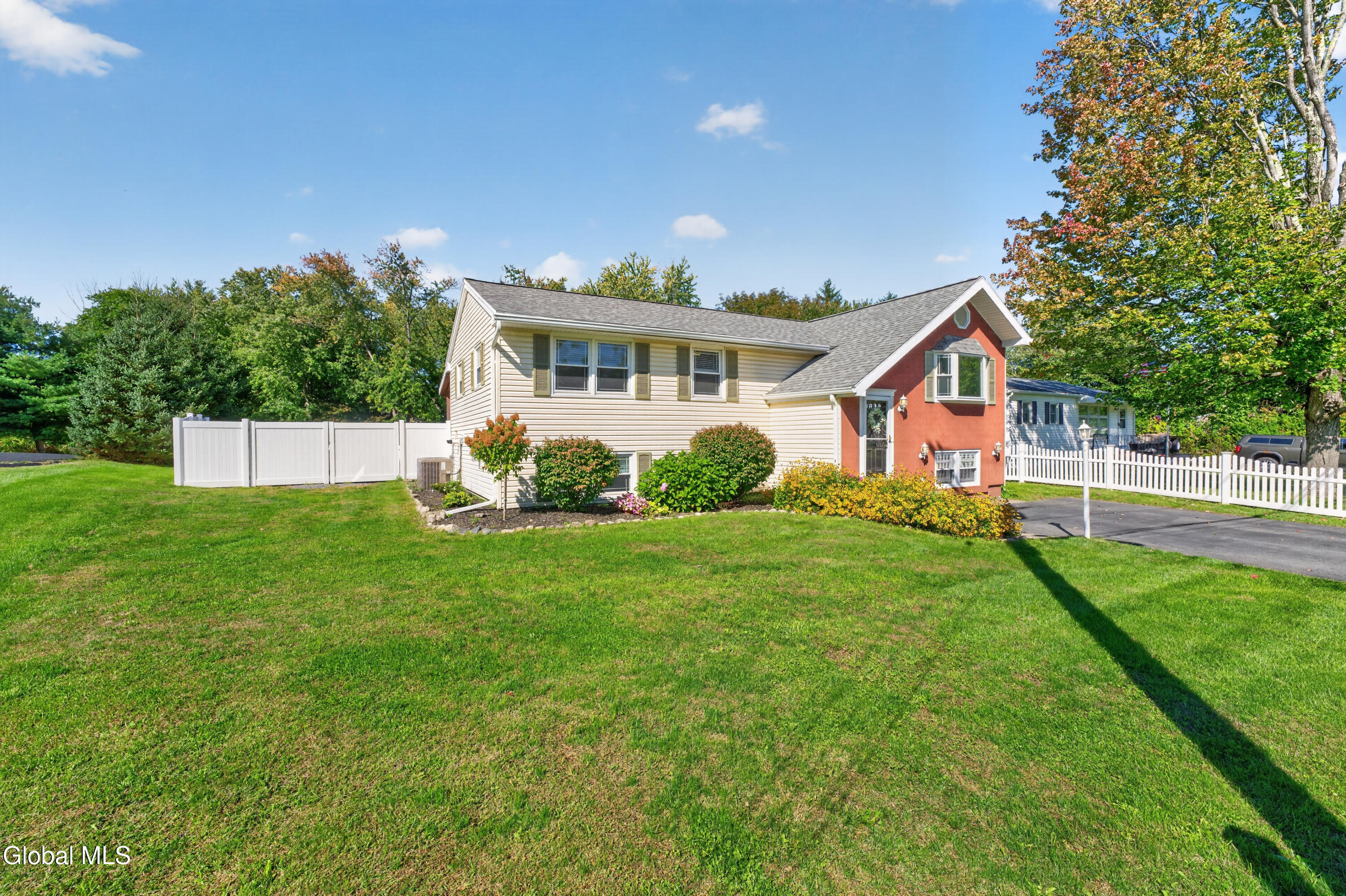 15 Mayfair Road Wynantskill NY 12198