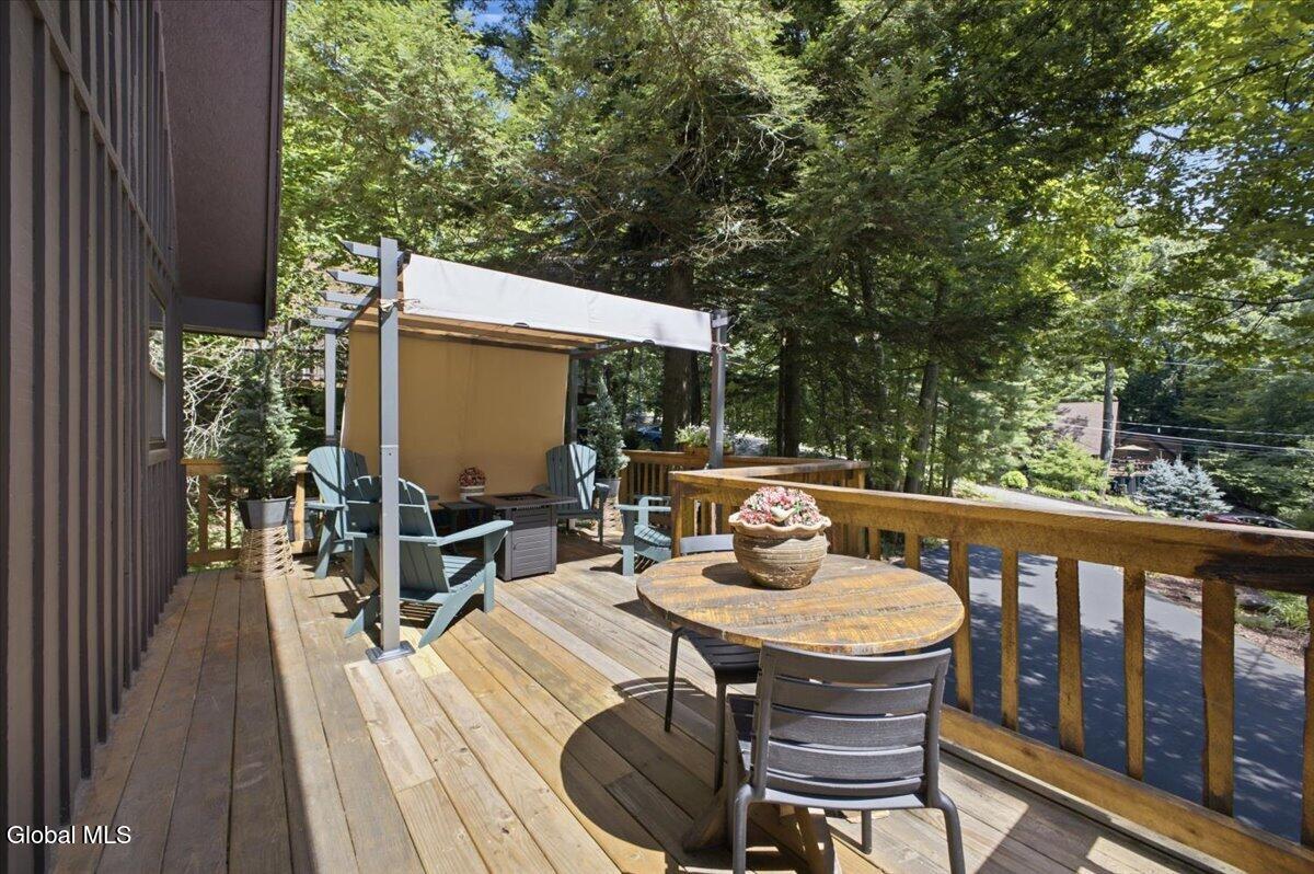 6 Ridgewood Court Bolton Landing NY 12814