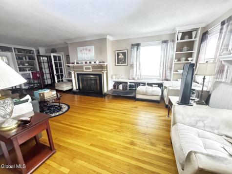 1042 Waverly Place Schenectady NY 12308