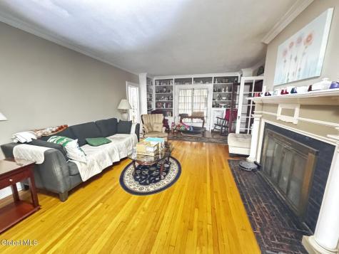1042 Waverly Place Schenectady NY 12308
