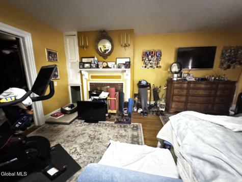 1042 Waverly Place Schenectady NY 12308