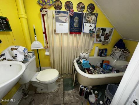 1042 Waverly Place Schenectady NY 12308