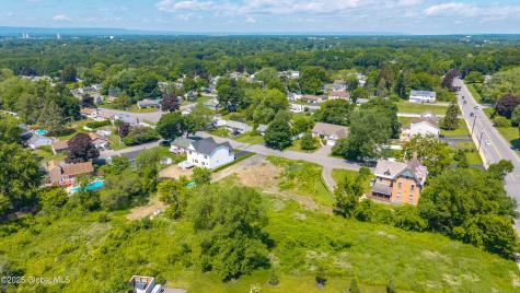 4 Wedgewood Drive Loudonville NY 12211