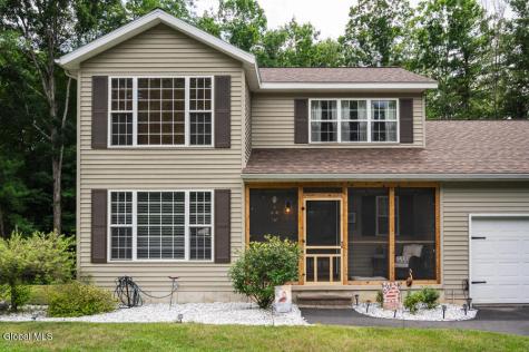 18 Whirlaway Boulevard Gansevoort NY 12831