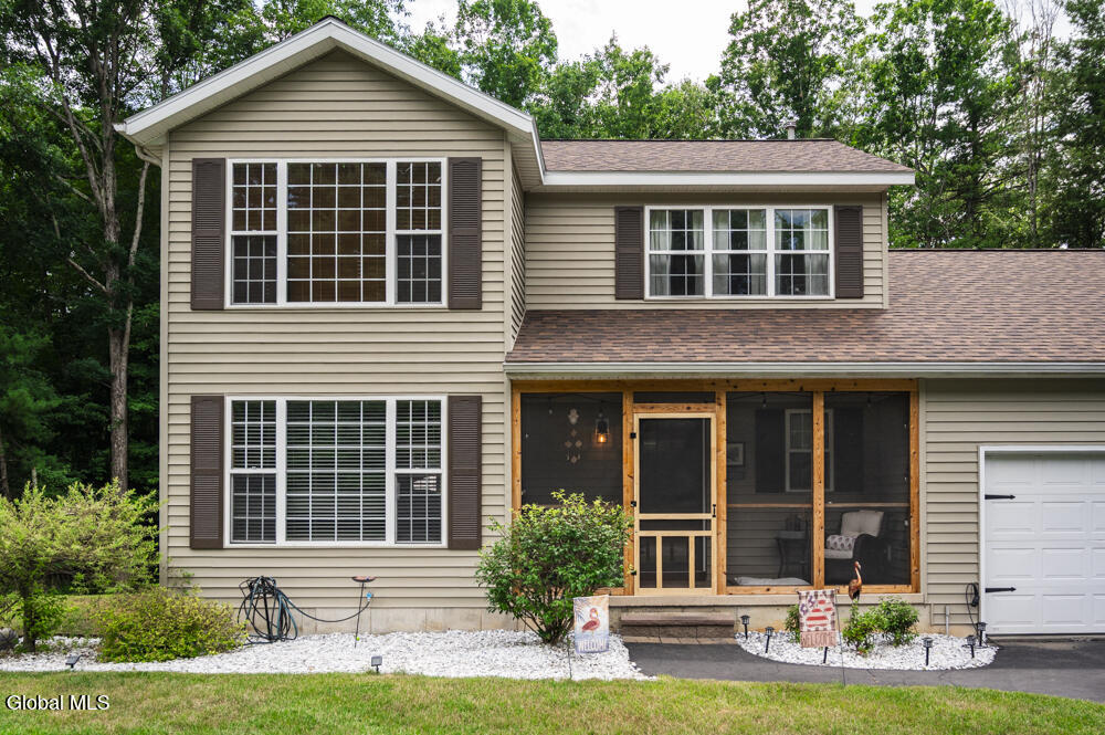 18 Whirlaway Boulevard Gansevoort NY 12831