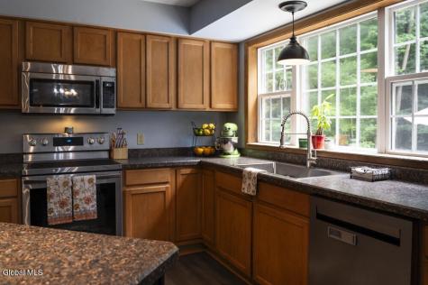 18 Whirlaway Boulevard Gansevoort NY 12831