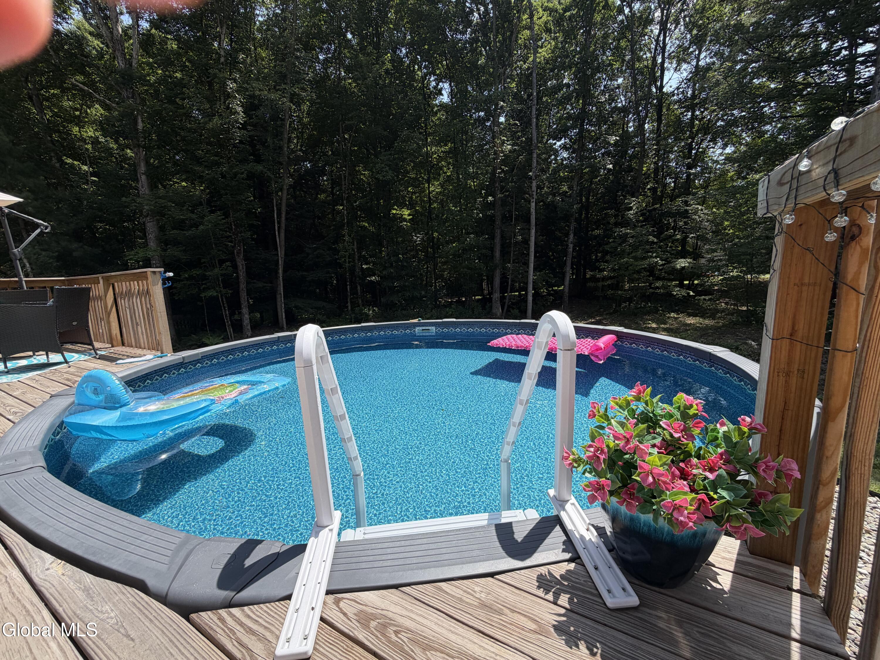 18 Whirlaway Boulevard Gansevoort NY 12831