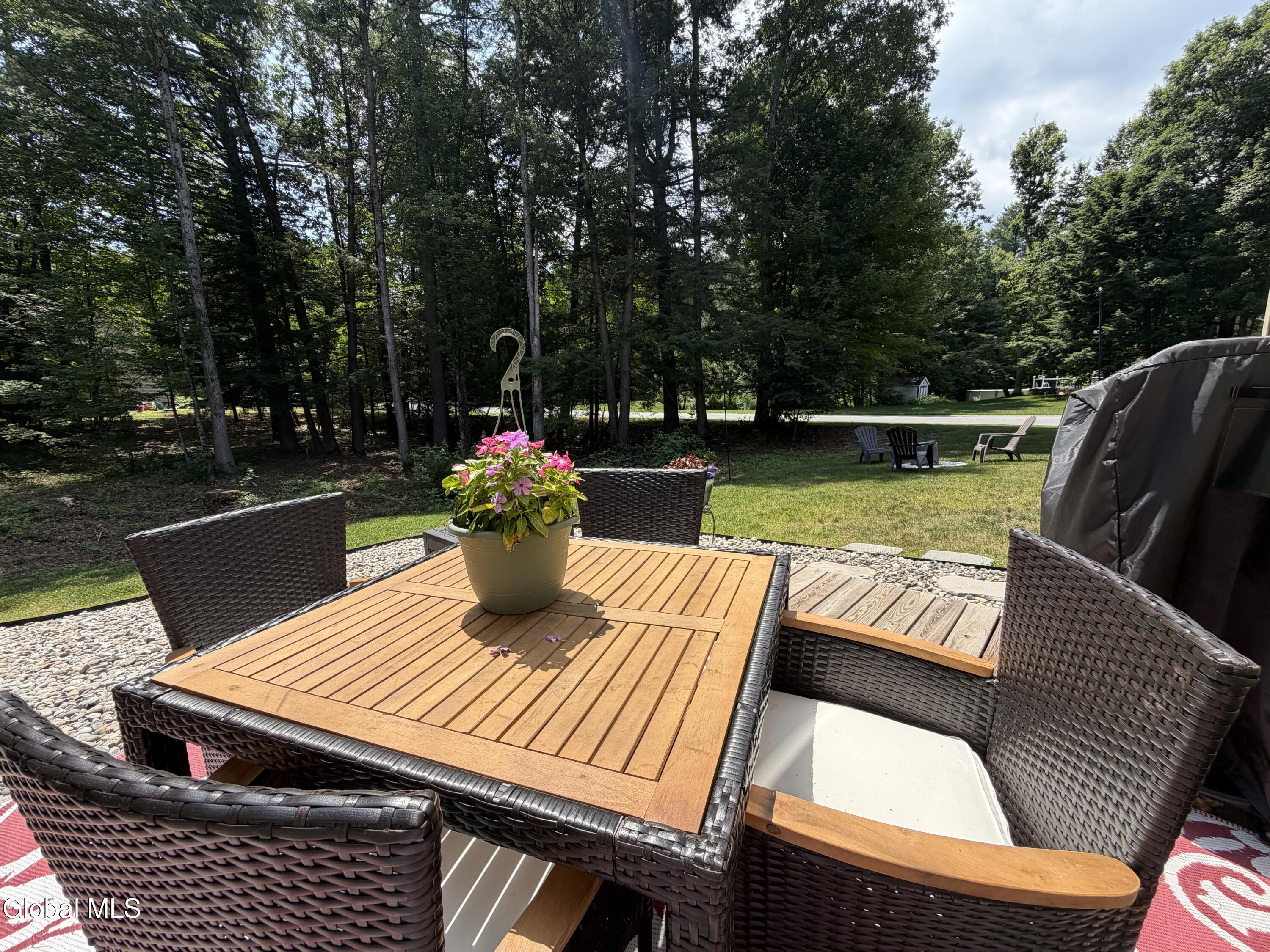 18 Whirlaway Boulevard Gansevoort NY 12831