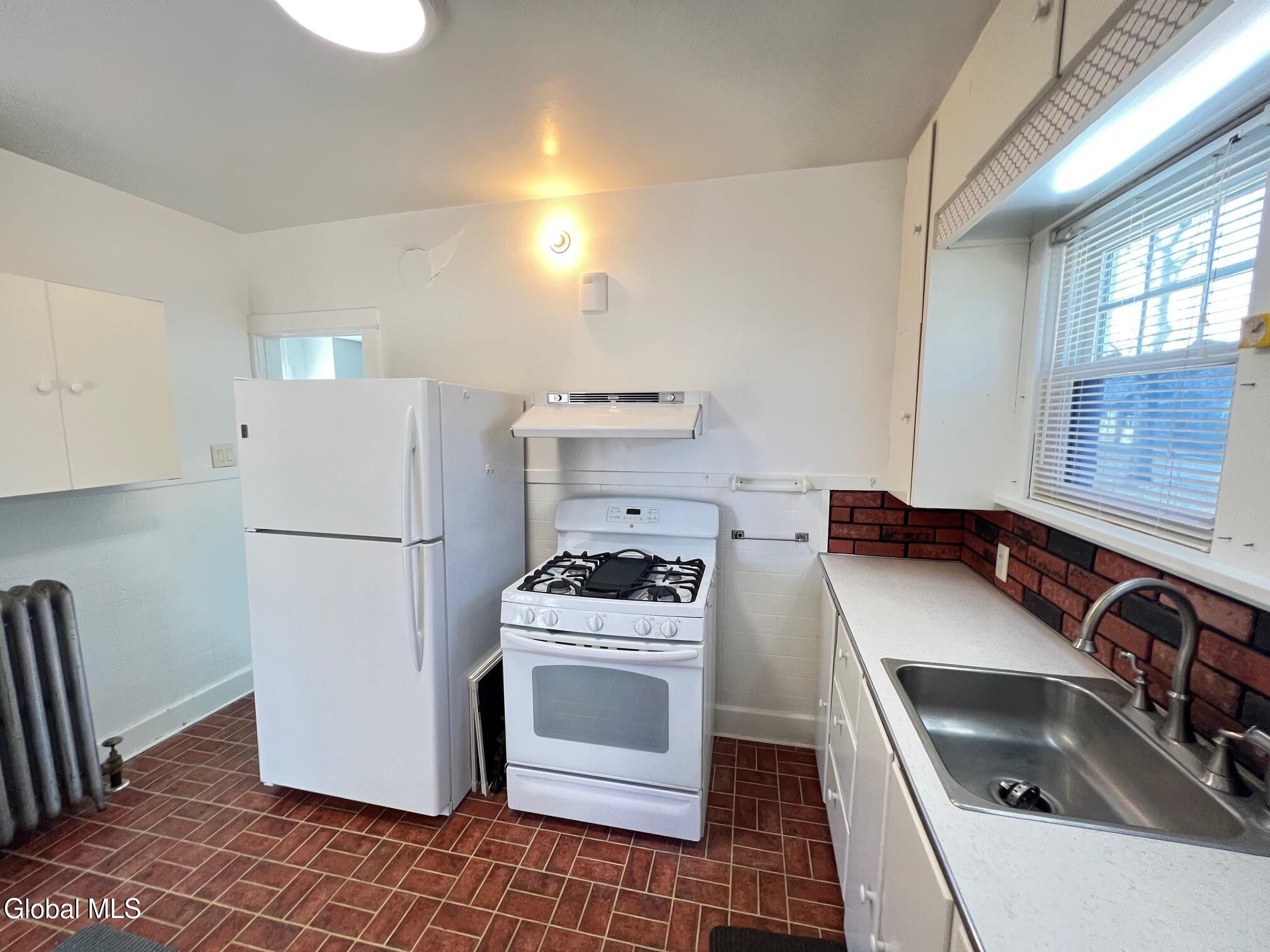 1182 S Country Club Drive Schenectady NY 12309