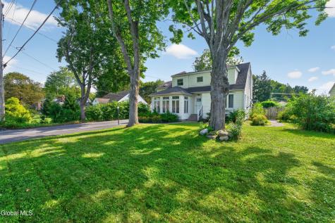 9 Nielsen Road Guilderland NY 12009