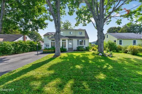 9 Nielsen Road Guilderland NY 12009