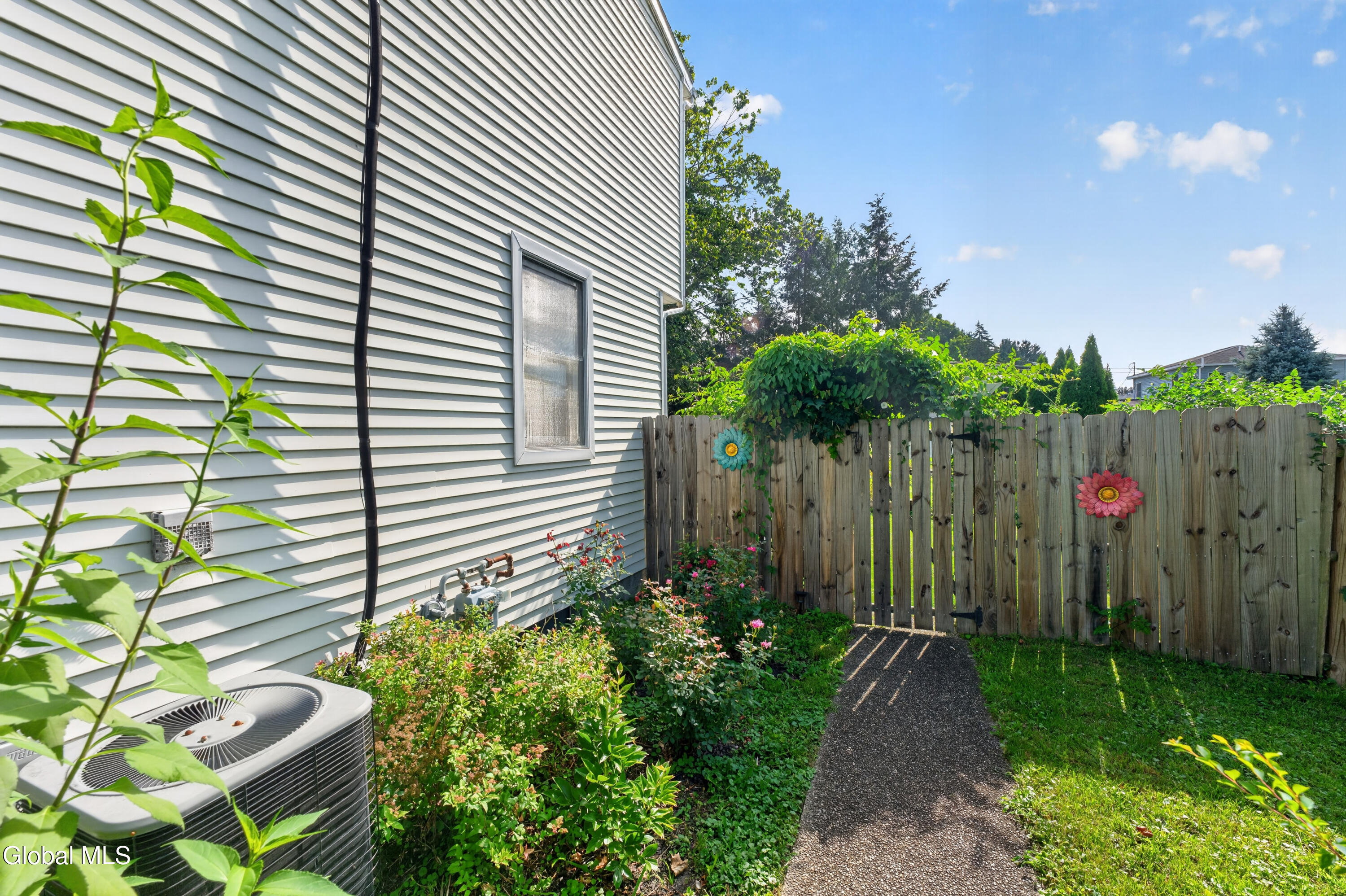 9 Nielsen Road Guilderland NY 12009